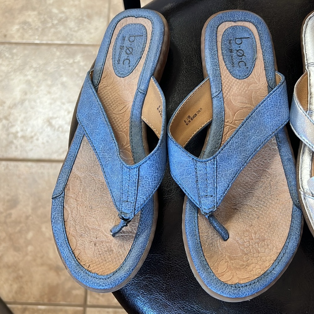 Born BOC blue leather comfort sandals. Women’s sz 8